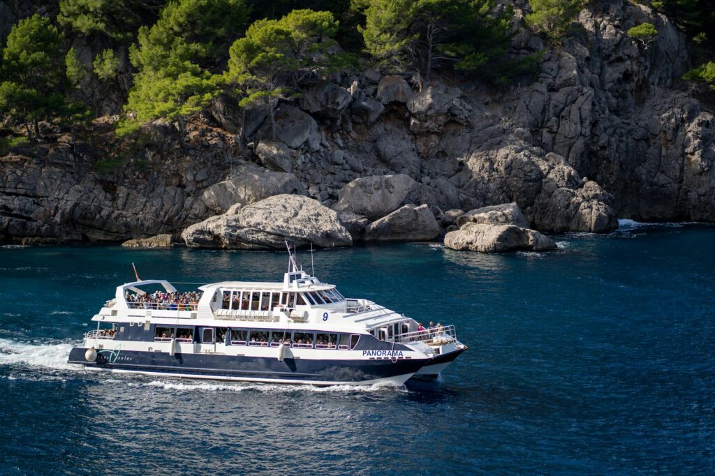 Excursion Privée vs Compagnie de Croisière : Laquelle Choisir ?