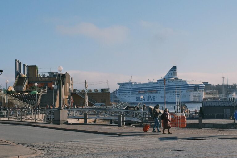 Symphony of the Seas : Le Plus Grand Navire de Croisière du Monde | Guide Complet 2026